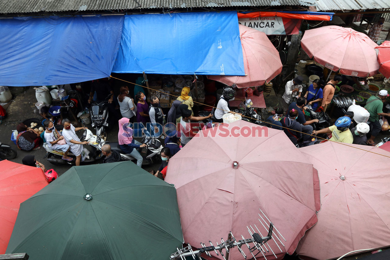 Abaikan PSBB, Pasar...