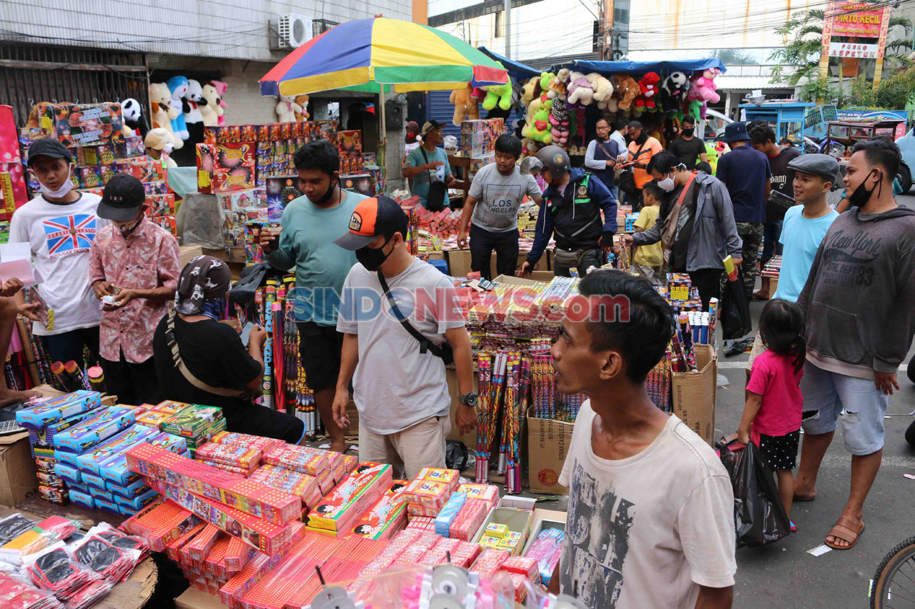 Berburu Petasan Jelang...