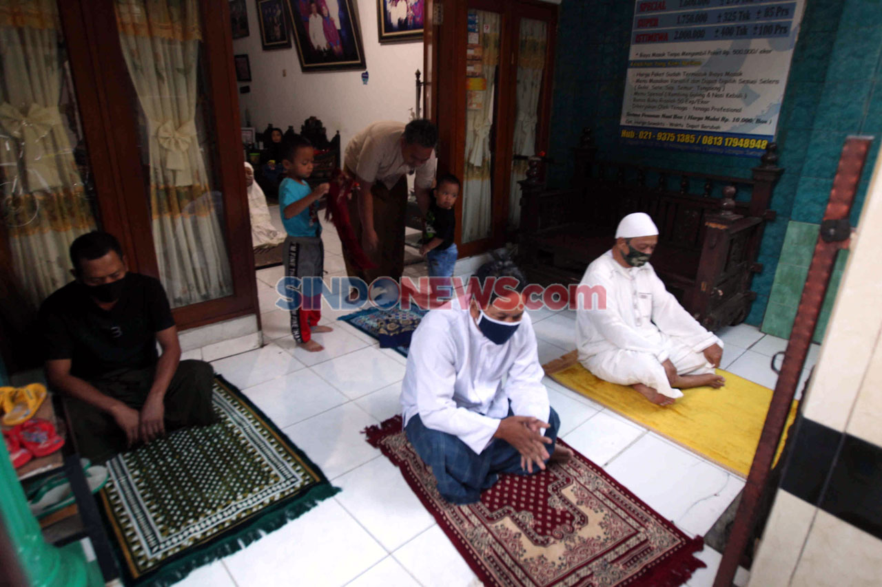 Berjamaah dengan Tetangga...