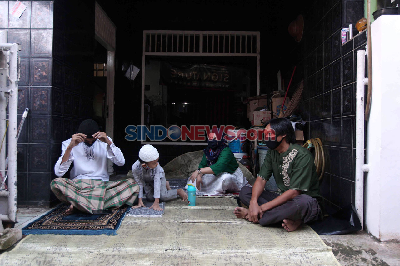 Berjamaah dengan Tetangga...