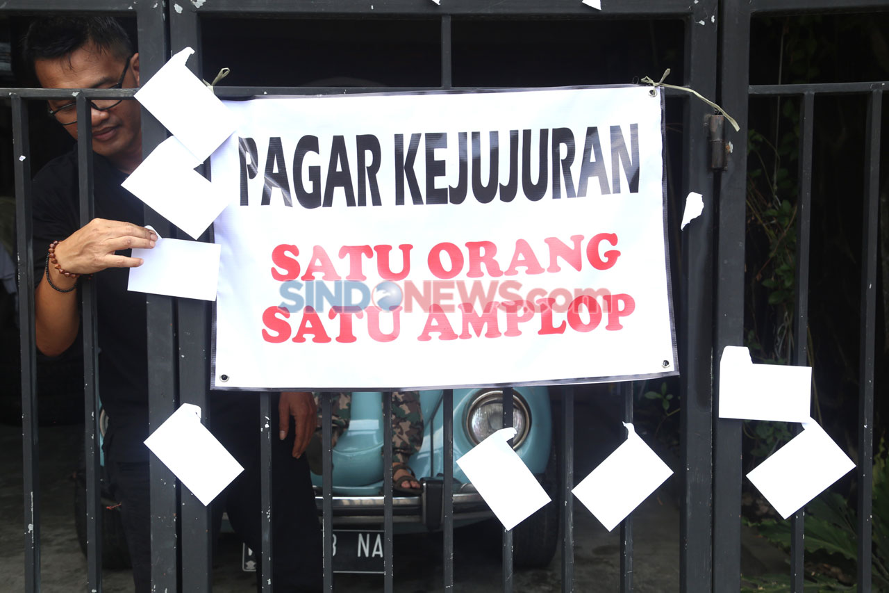 Cara Unik Berbagi Amplop...