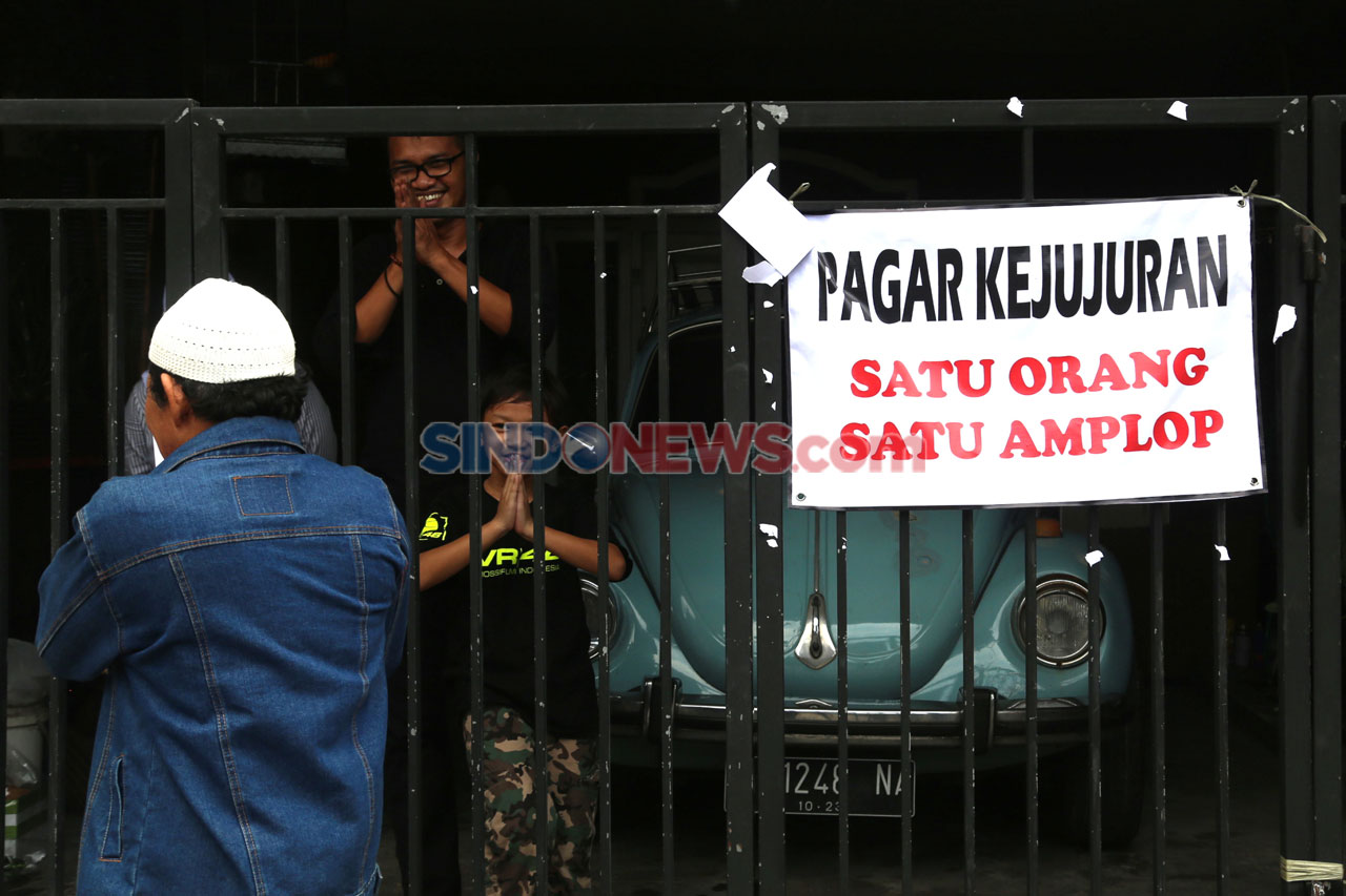 Cara Unik Berbagi Amplop...