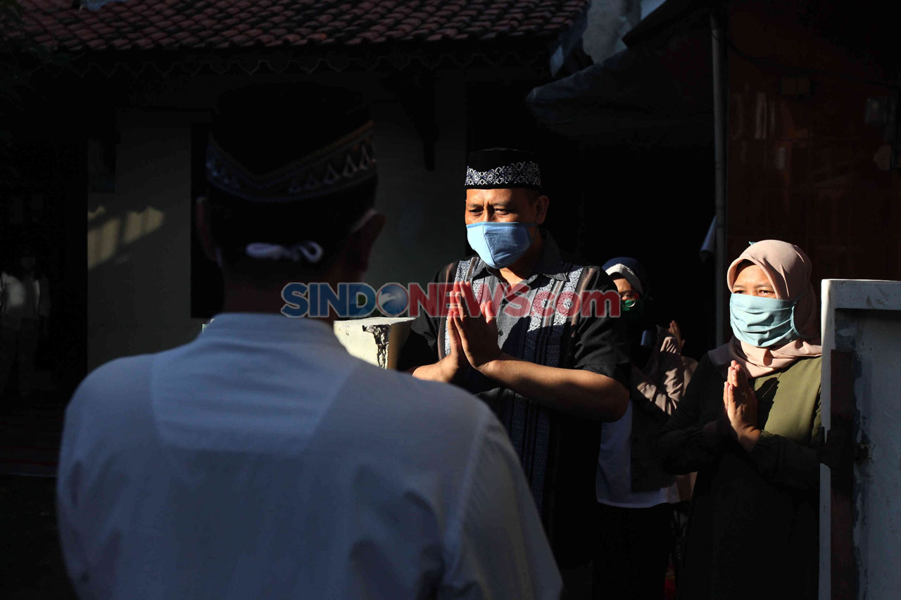 Pandemi Covid-19, Warga...