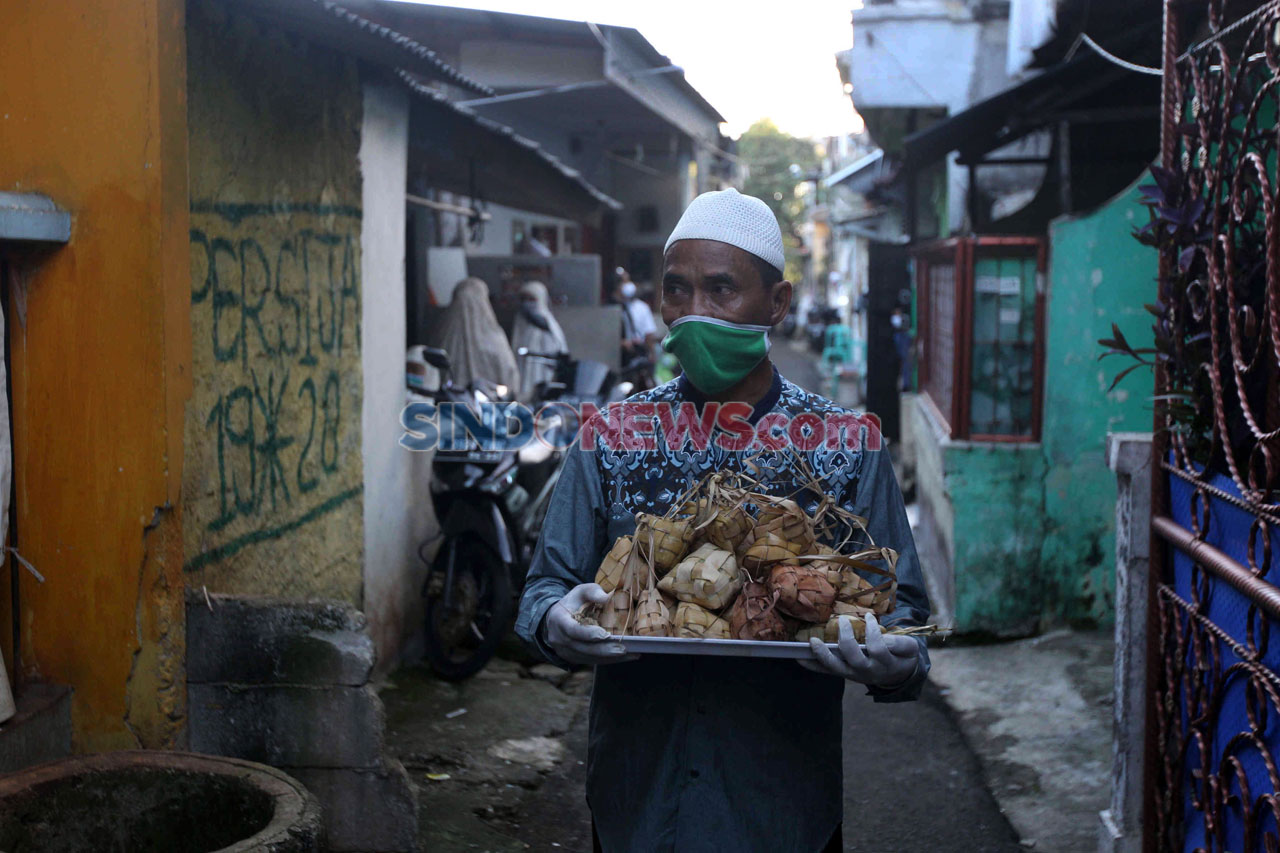 Pandemi Covid-19, Warga...