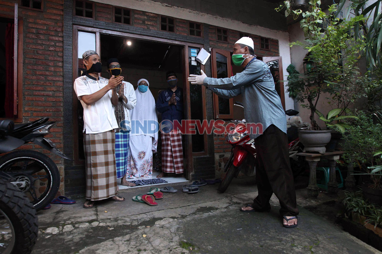 Pandemi Covid-19, Warga...