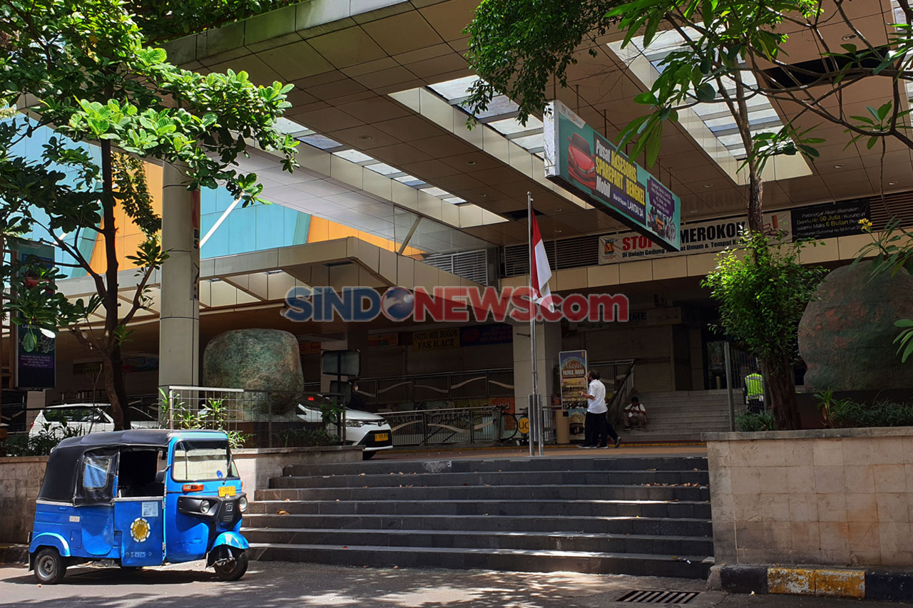 5 Juni, Blok M Square...