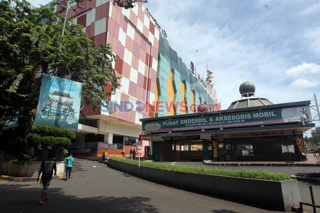 5 Juni, Blok M Square...