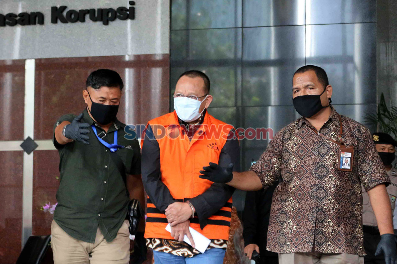 KPK Tangkap Eks Sekretaris...