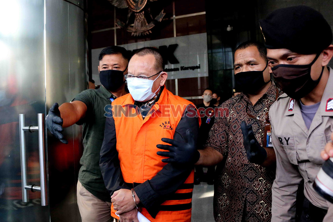 KPK Tangkap Eks Sekretaris...