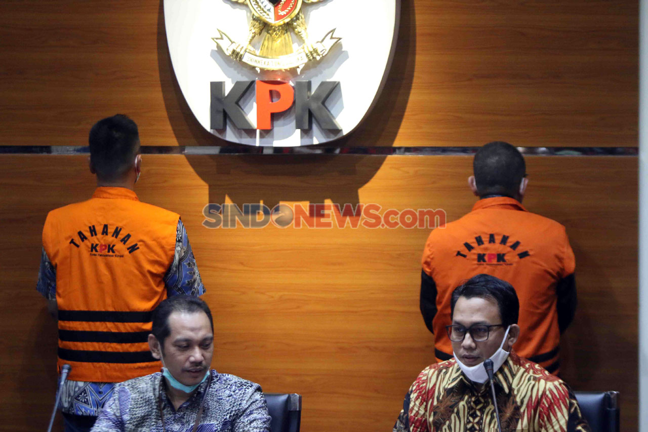 KPK Tangkap Eks Sekretaris...