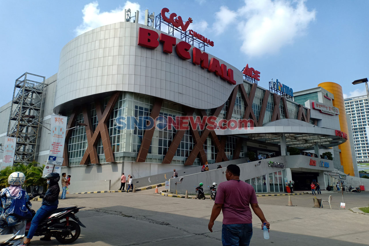 Pusat Perbelanjaan di...