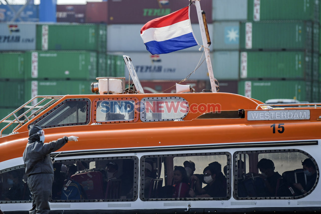 679 ABK Kapal Pesiar...