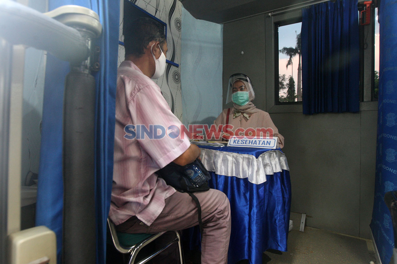 Antrean Warga yang Ingin...