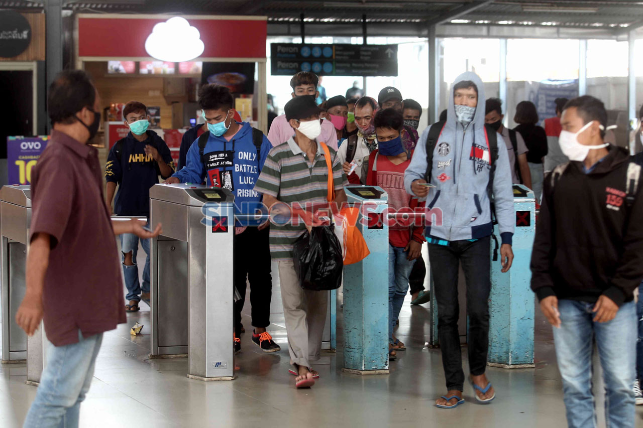 Stasiun Tanah Abang...