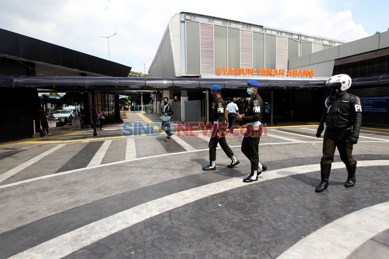 Stasiun Tanah Abang...
