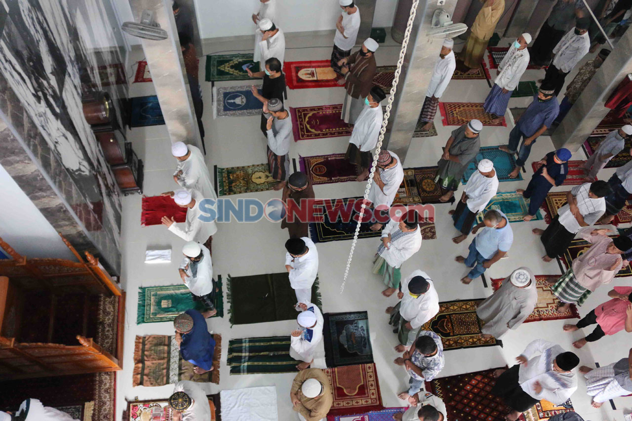 Kenakan Masker dan Berjarak,...