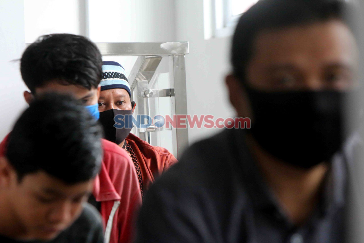Kenakan Masker dan Berjarak,...