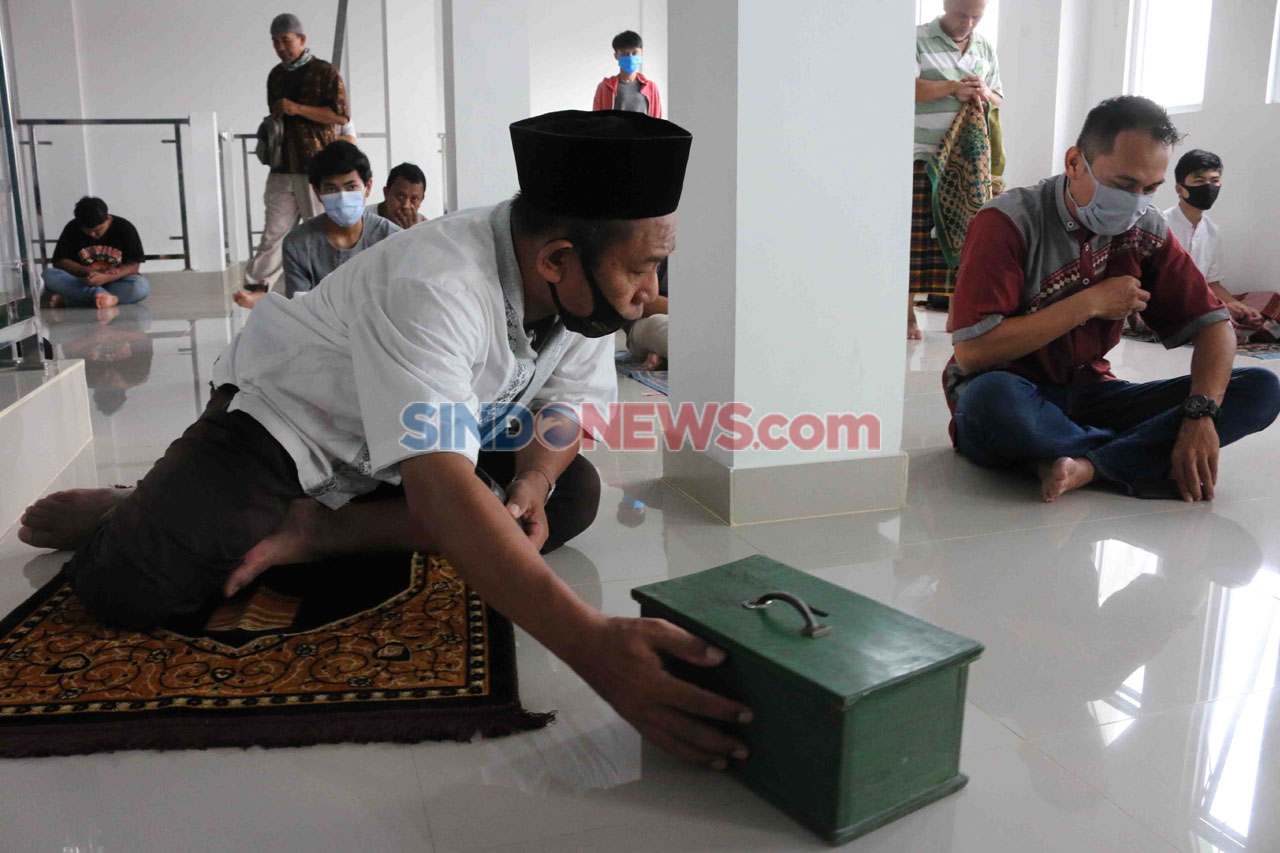 Kenakan Masker dan Berjarak,...
