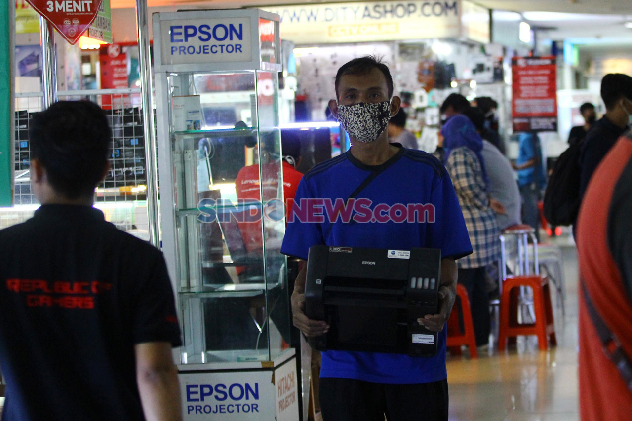 Pasar Barang Elektronik...