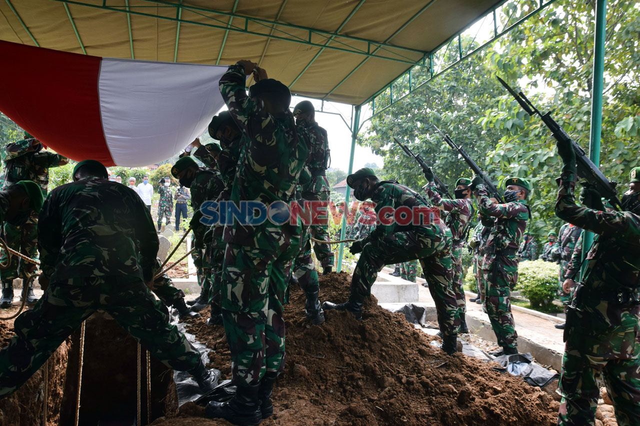Suasana Haru Iringi...