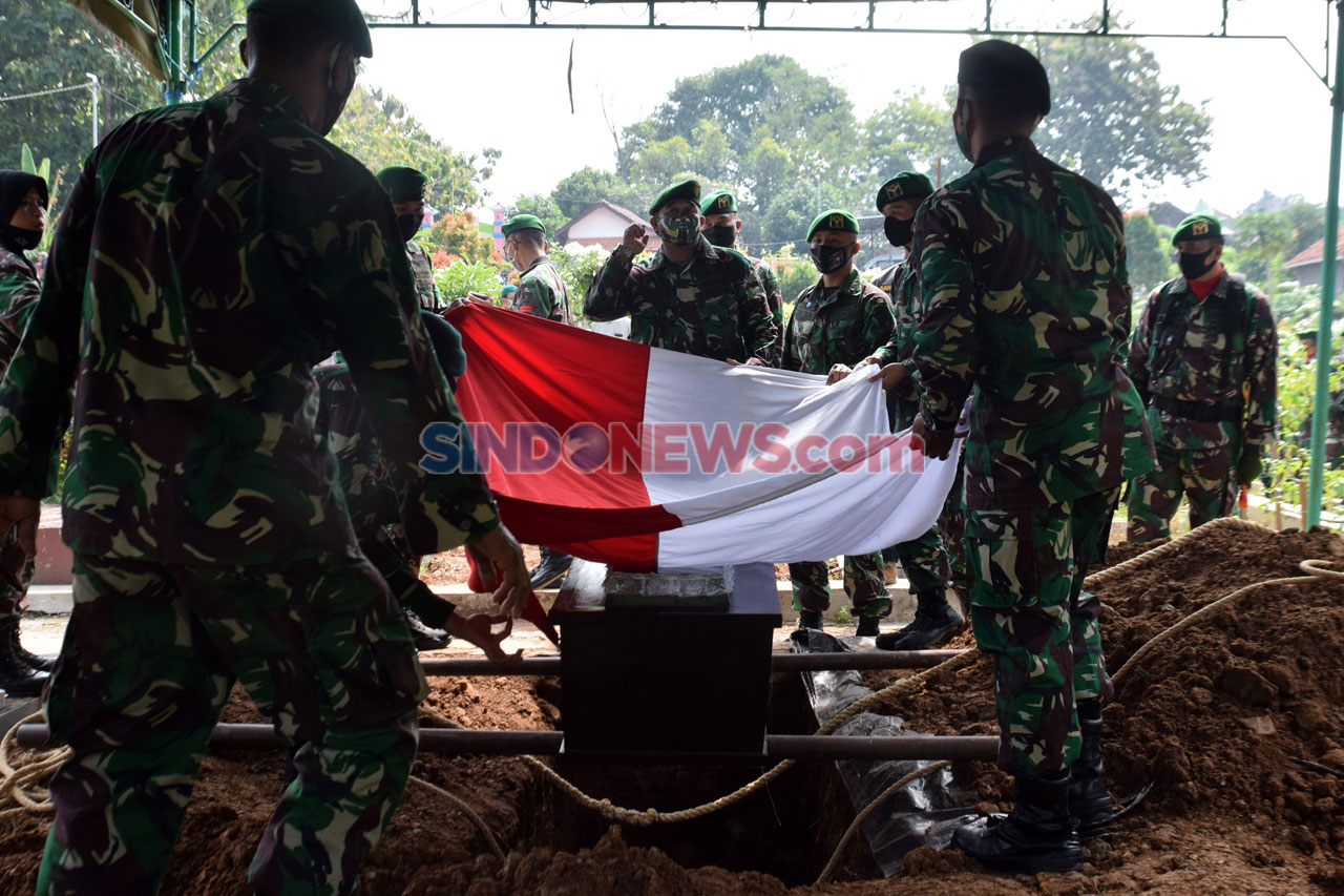 Suasana Haru Iringi...