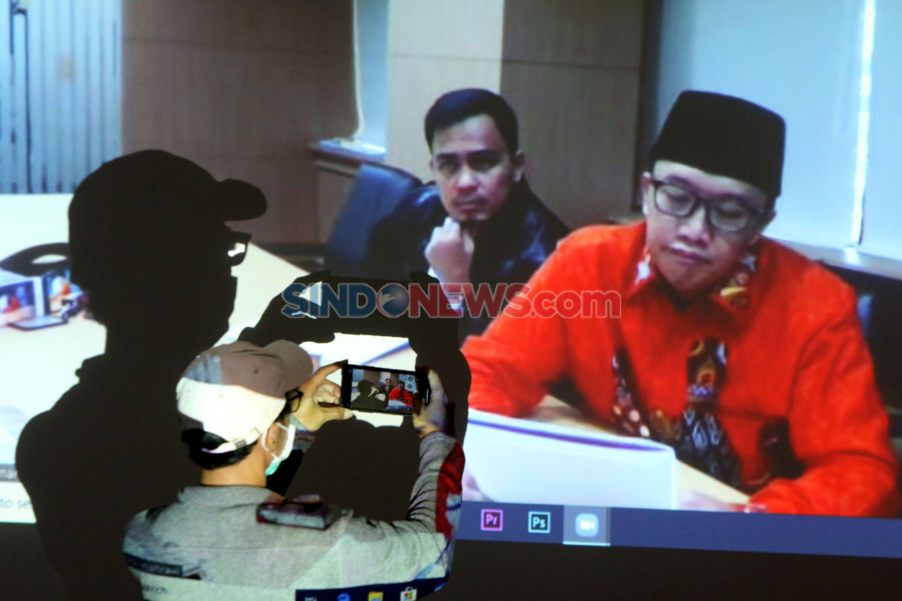 Mantan Menpora Imam...
