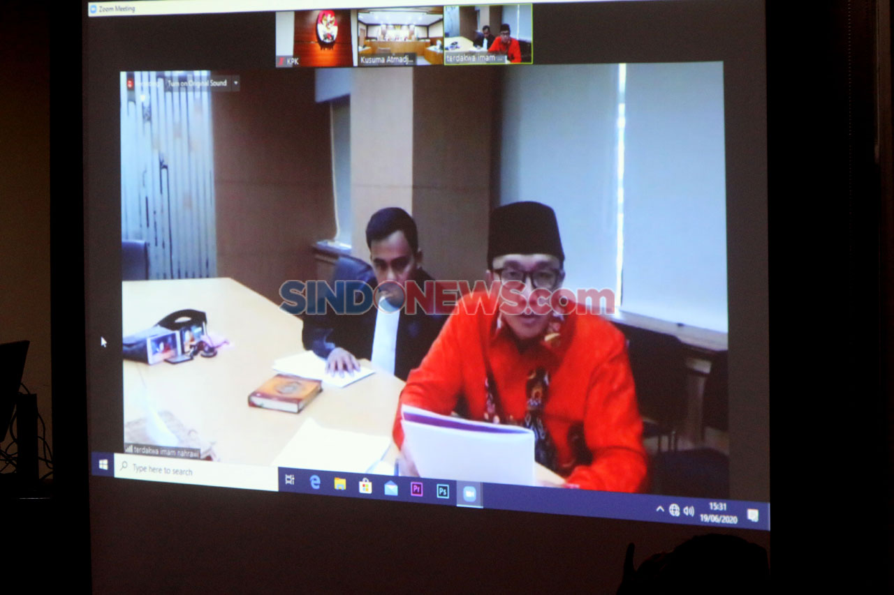 Mantan Menpora Imam...