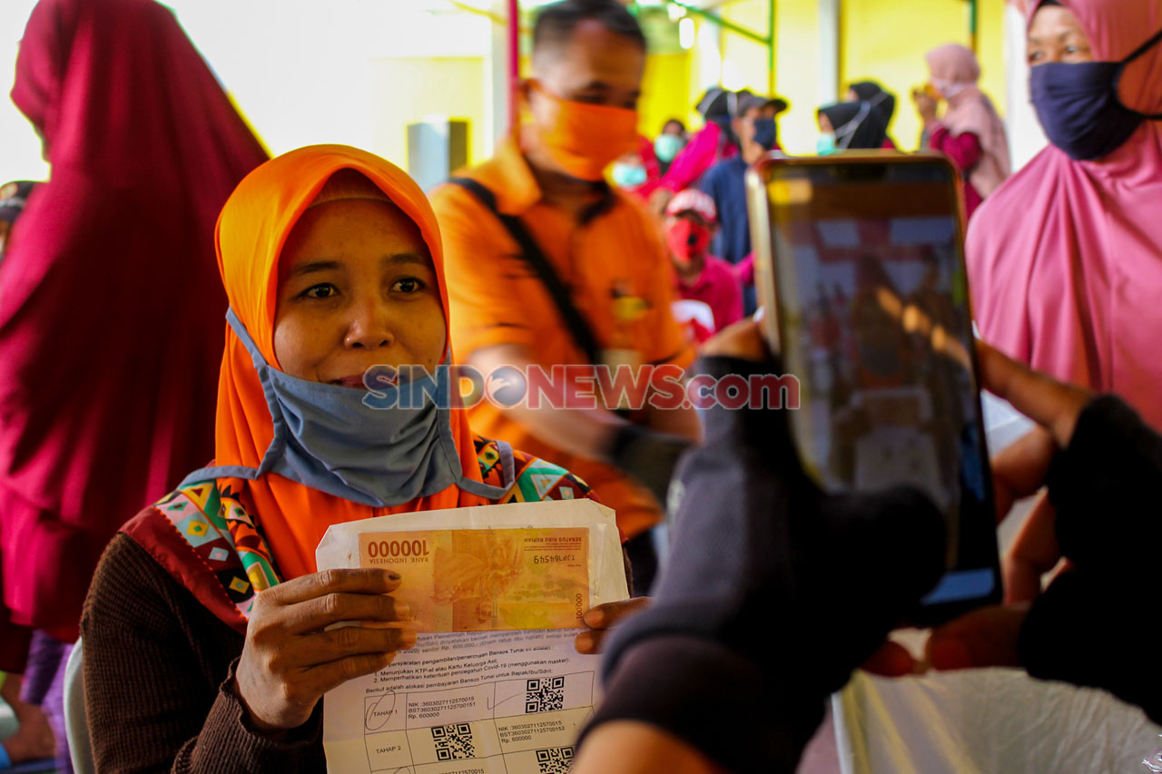 Ratusan Warga Jayanti...