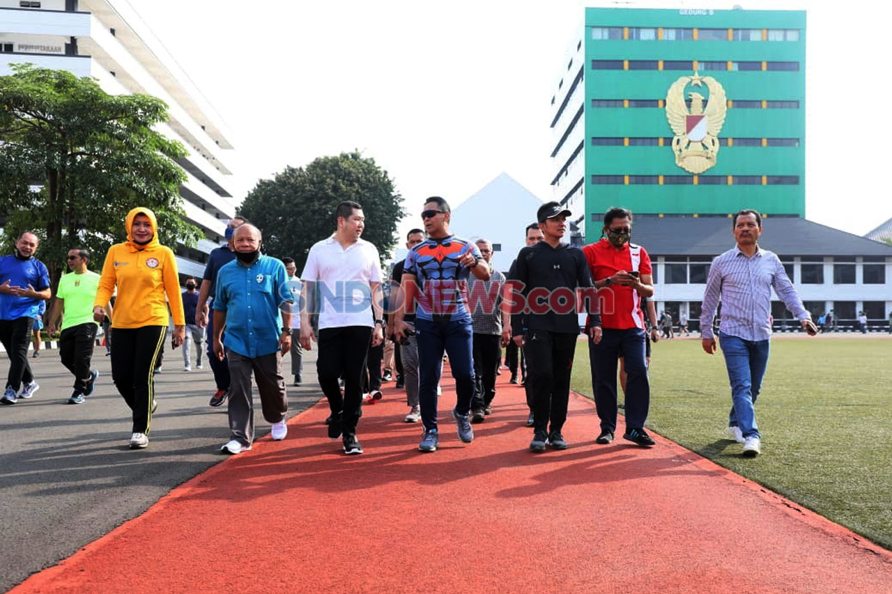 Hary Tanoesoedibjo dan...