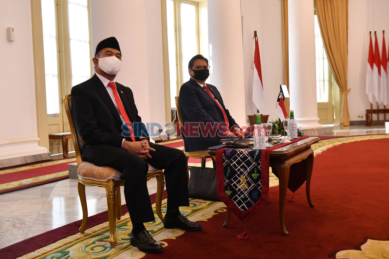 Presiden Jokowi Menghadiri...