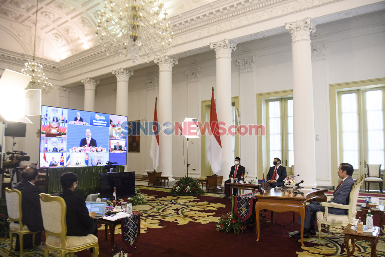 Presiden Jokowi Menghadiri...