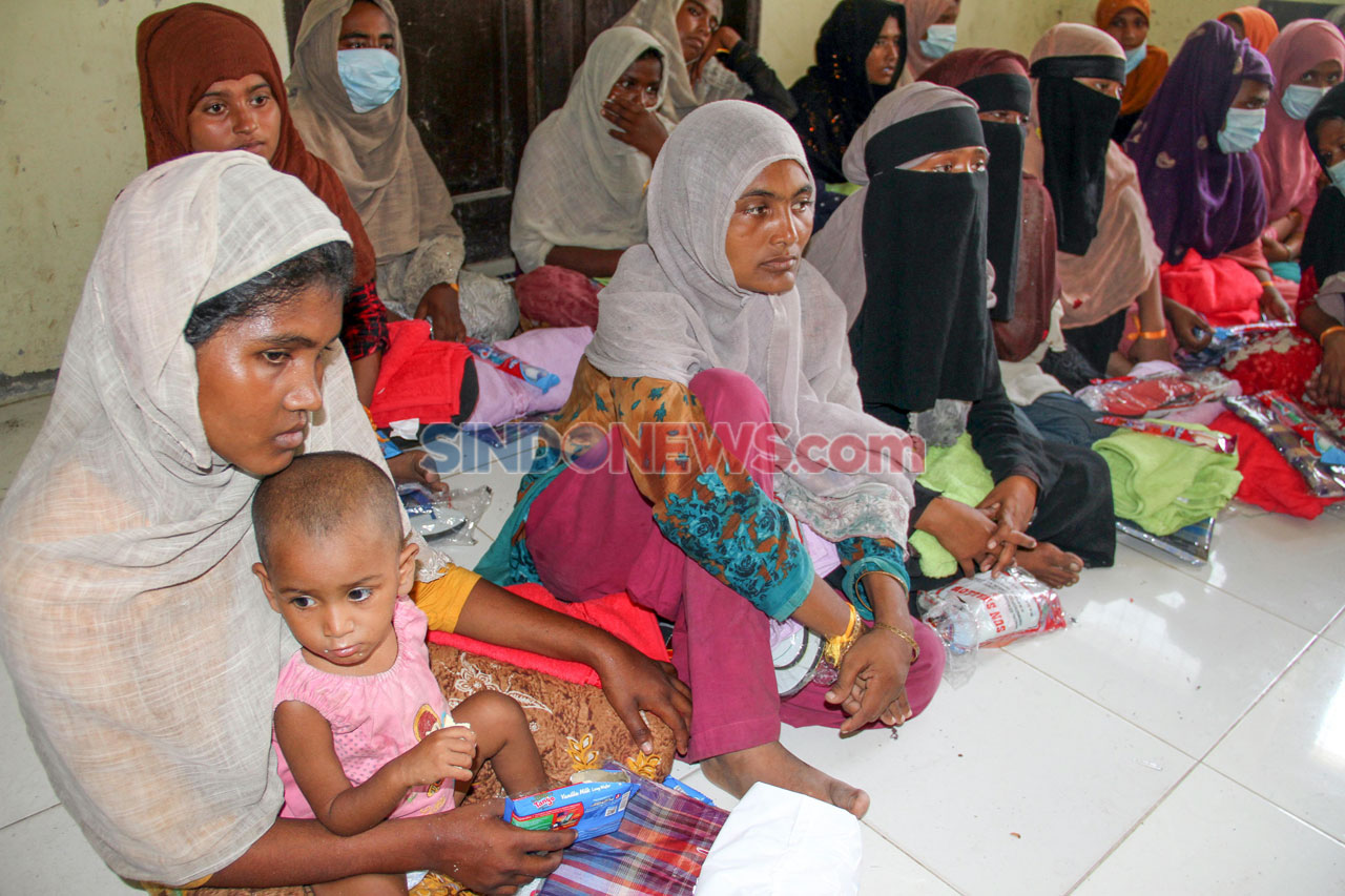 Pengungsi Rohingya Jalani...