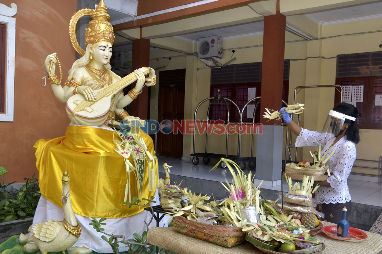 Umat Hindu Peringati...