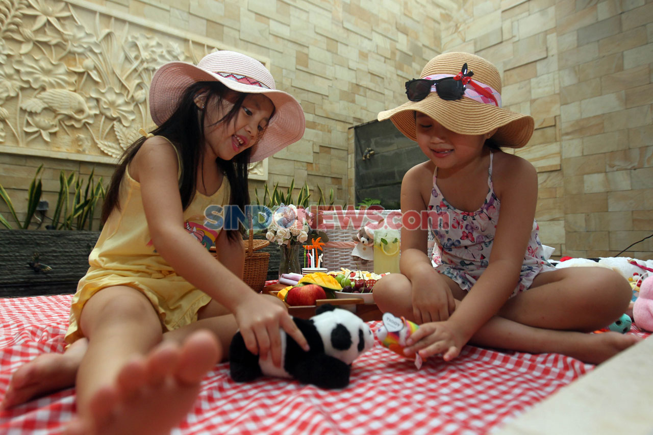 Serunya Piknik di Rumah...