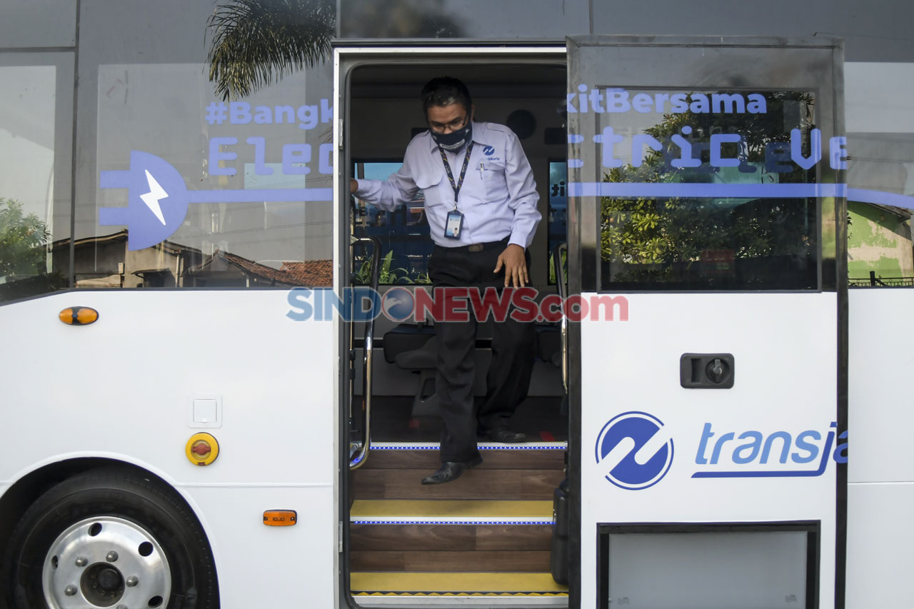 Transjakarta Uji Coba...