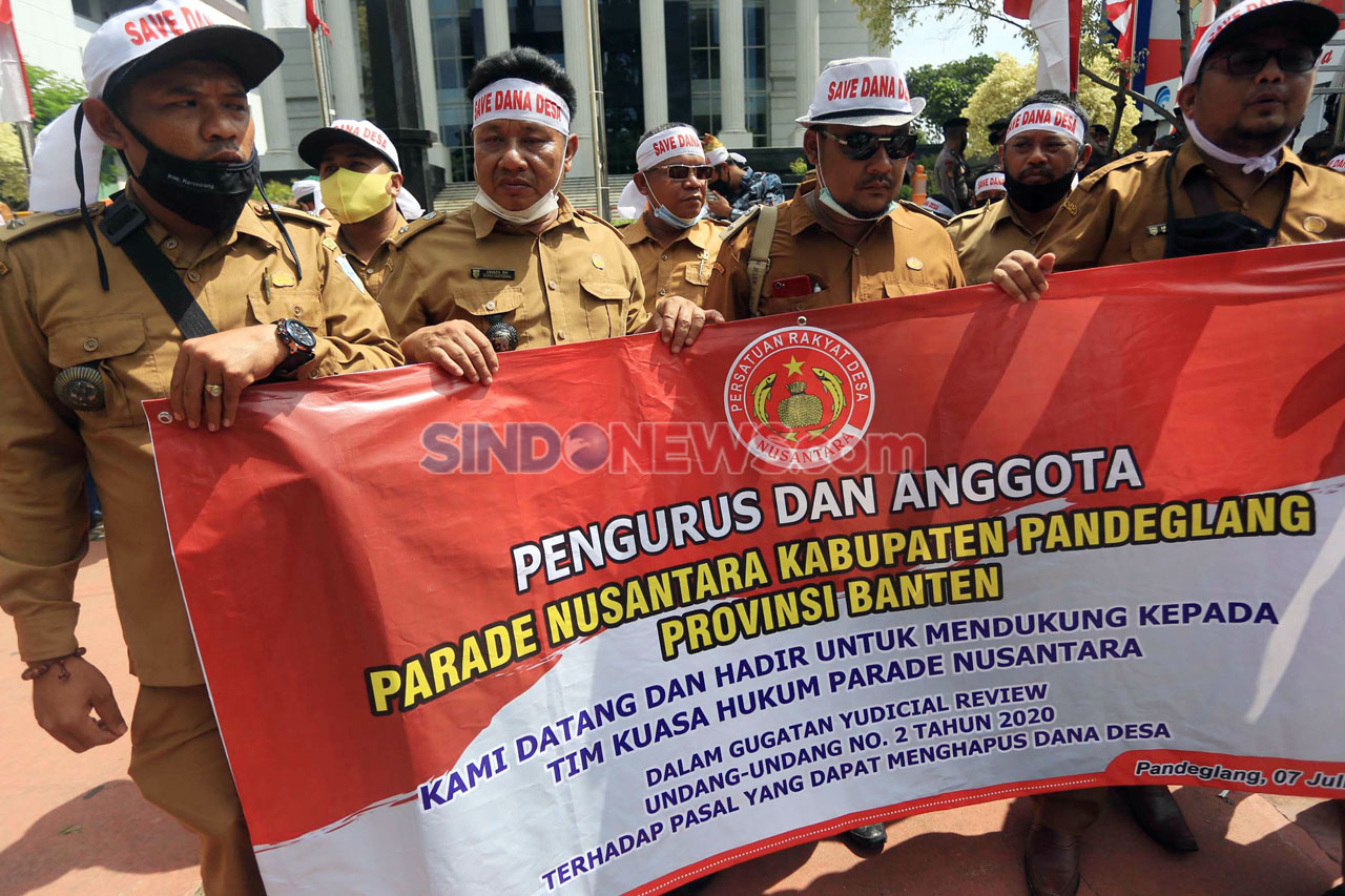 Ratusan Perangkat Desa...