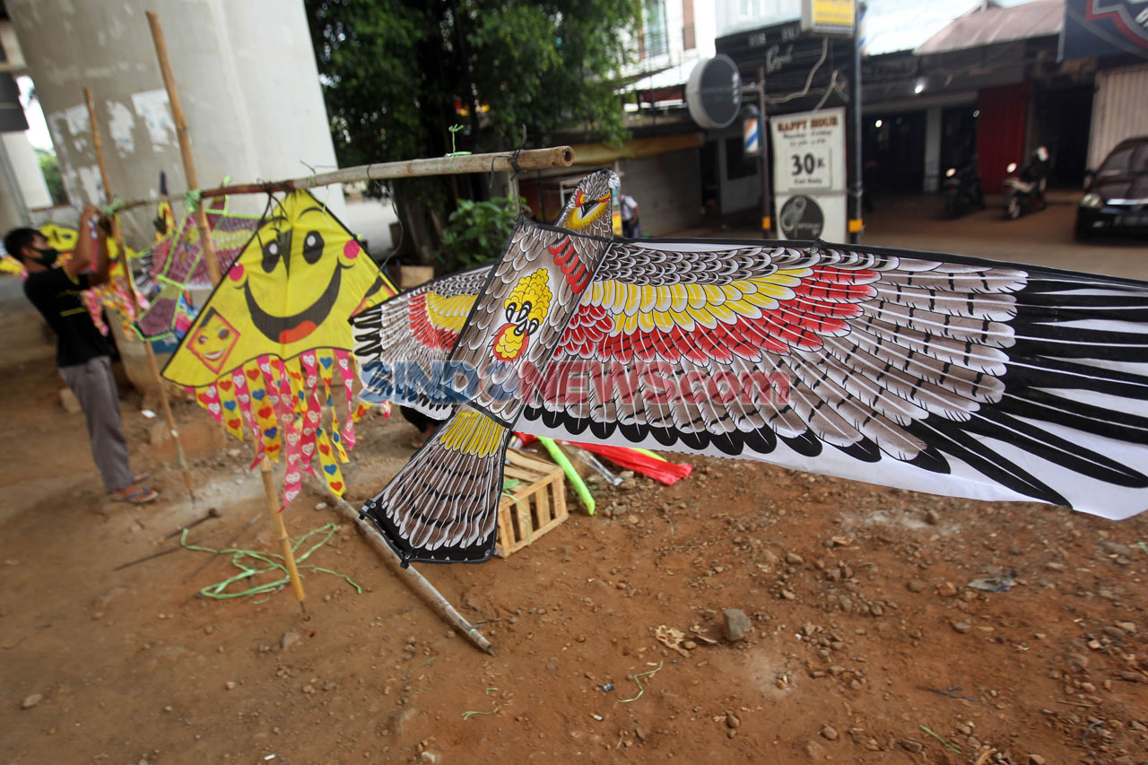Liburan Sekolah, Layang-Layang...
