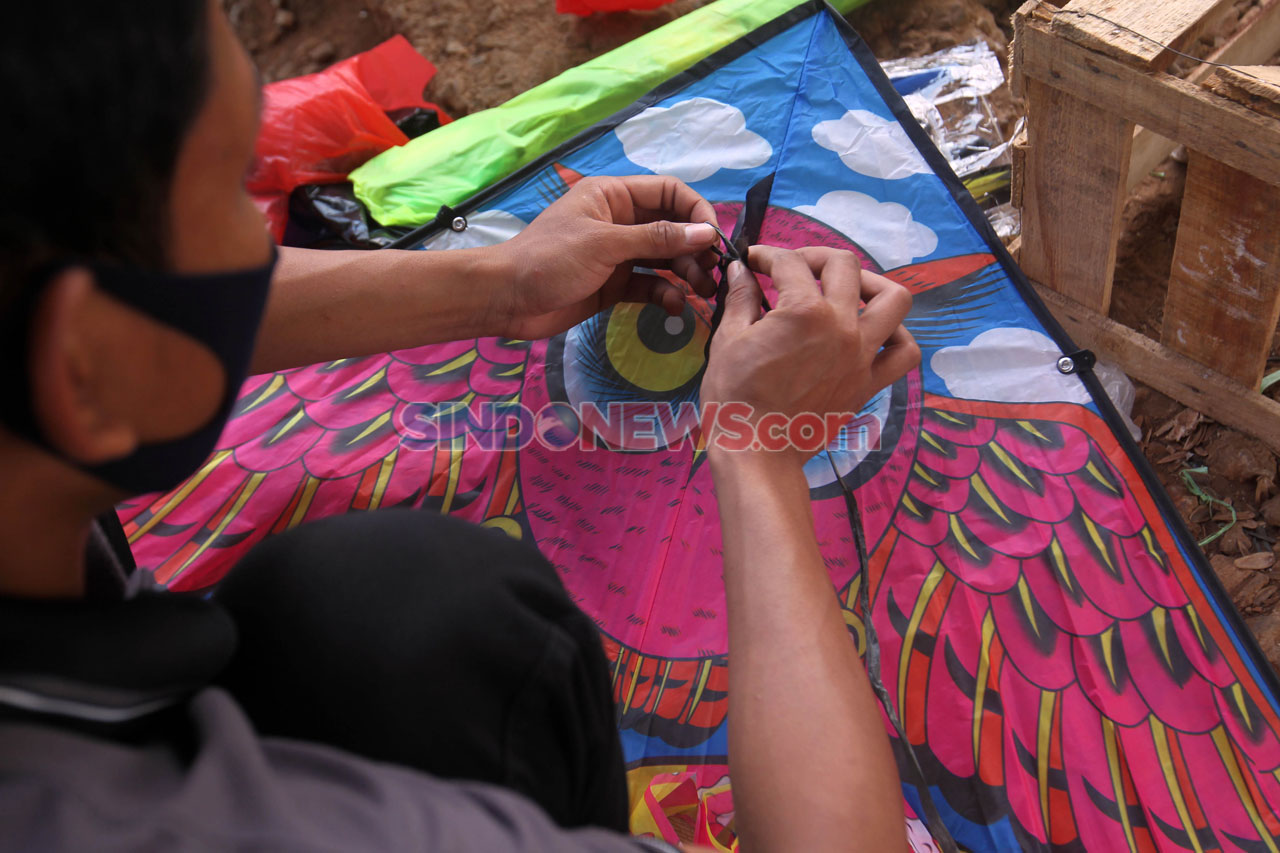 Liburan Sekolah, Layang-Layang...