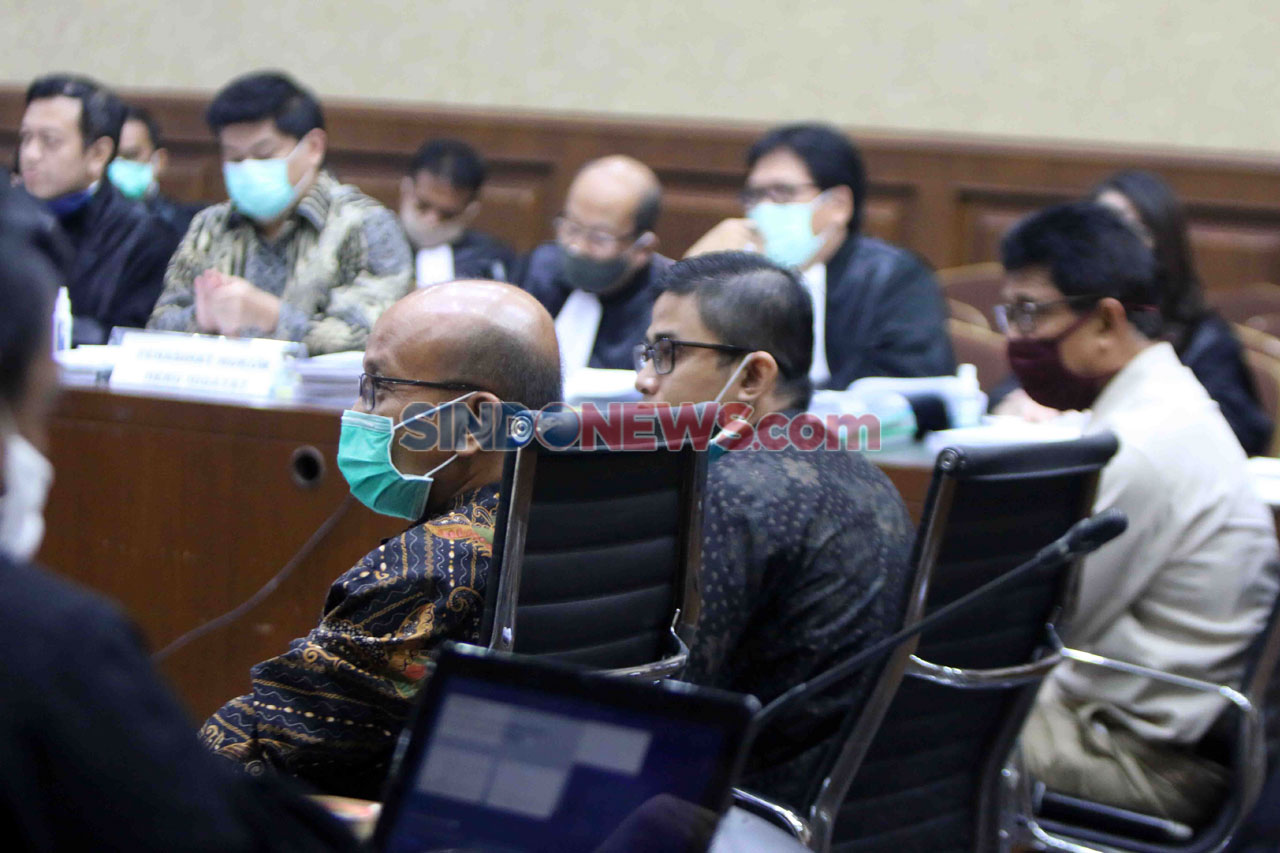 Eks Kepala Divisi Investasi...