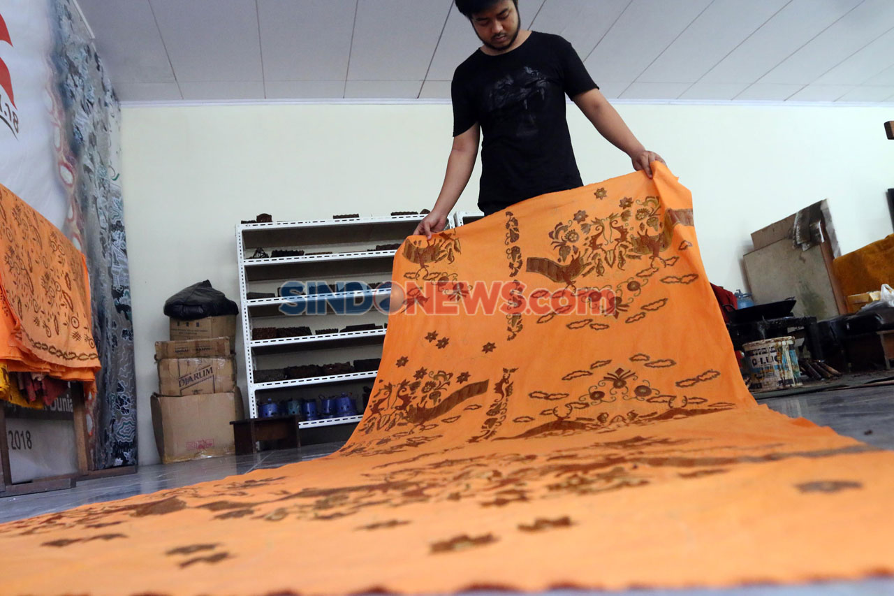 Penjualan Batik Khas...
