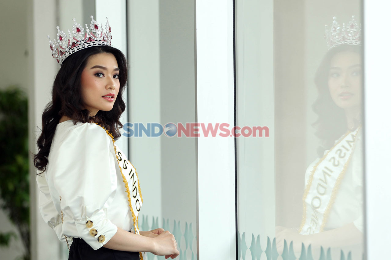 Miss Indonesia Carla...