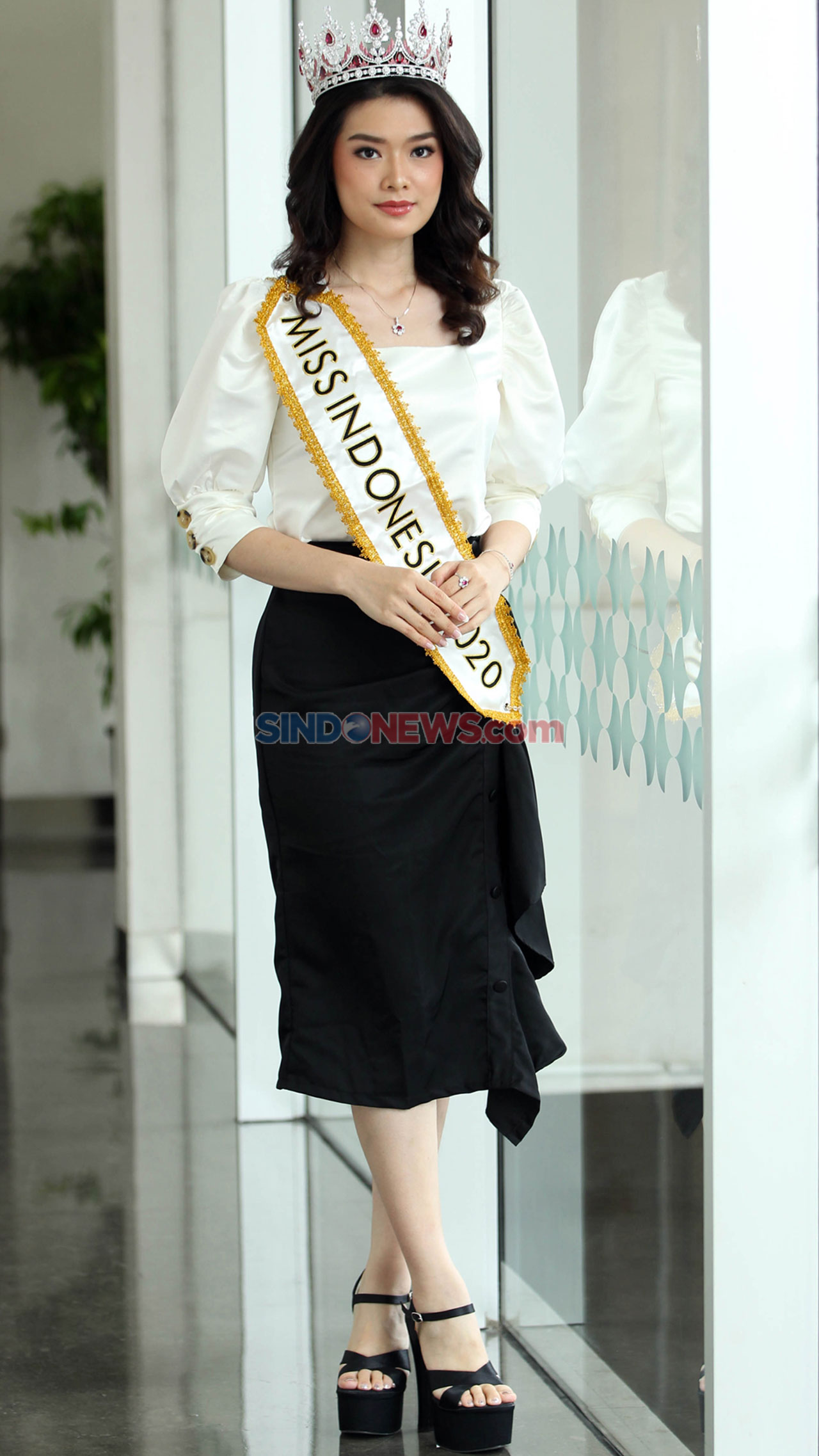 Miss Indonesia Carla...