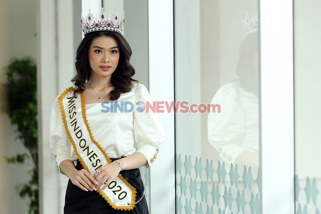 Miss Indonesia Carla...
