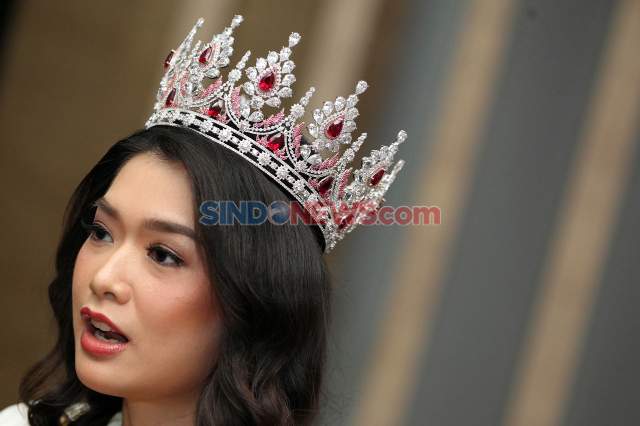 Miss Indonesia Carla...