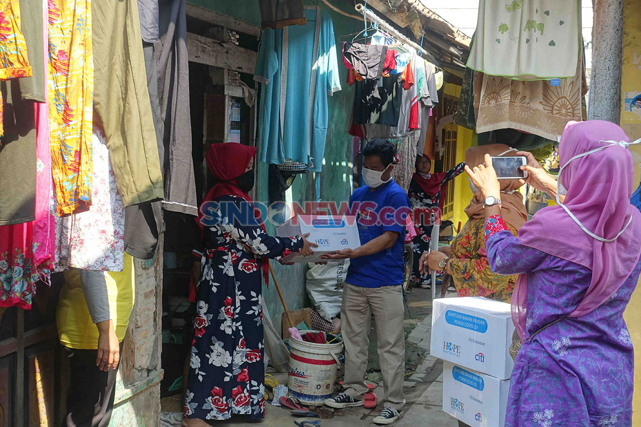 Bantuan Rp2 Miliar Disalurkan...
