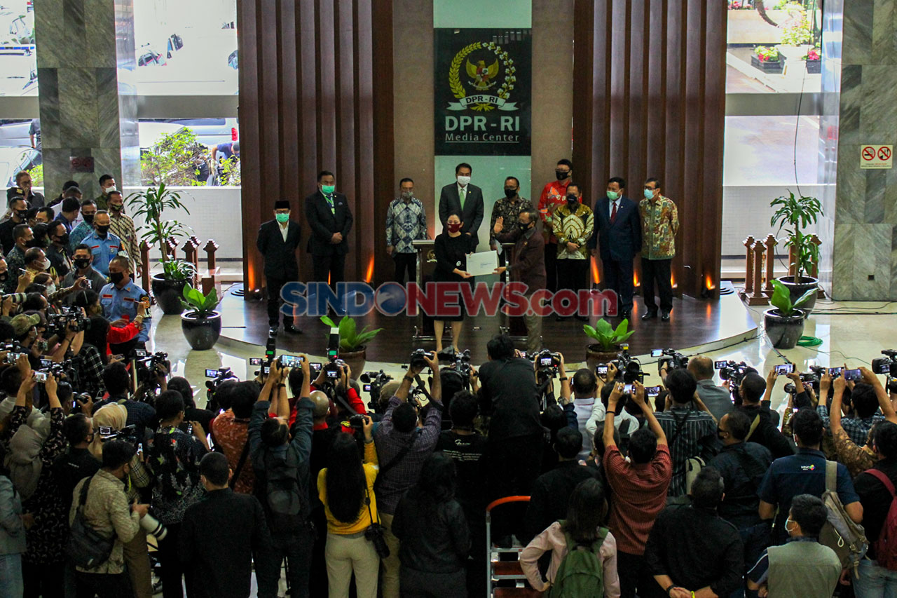 DPR Terima Surat Penundaan...