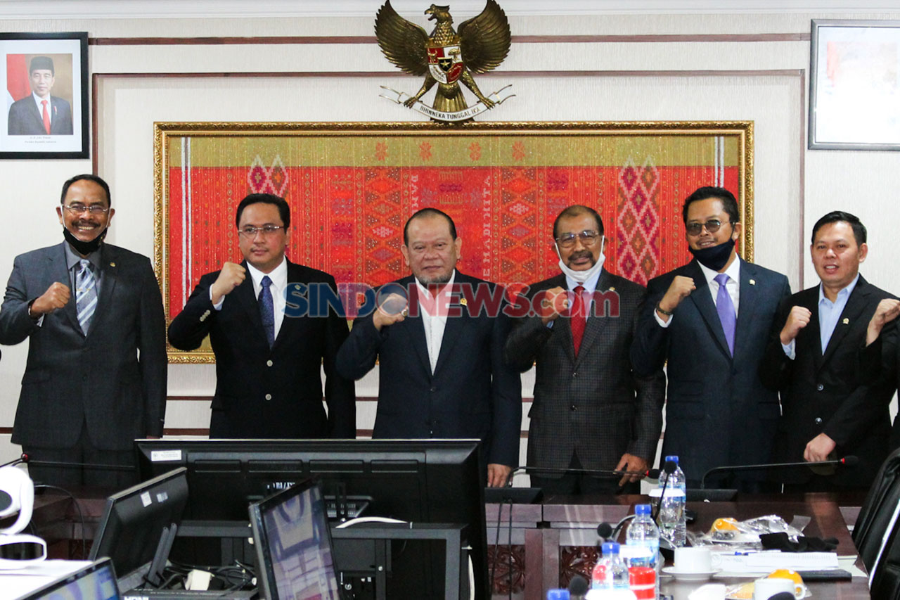 BPK Serahkan Hasil Pemeriksaan...
