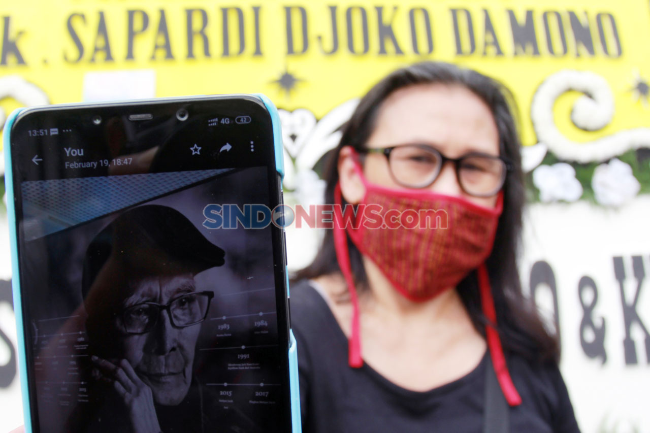 Sastrawan Sapardi Djoko...