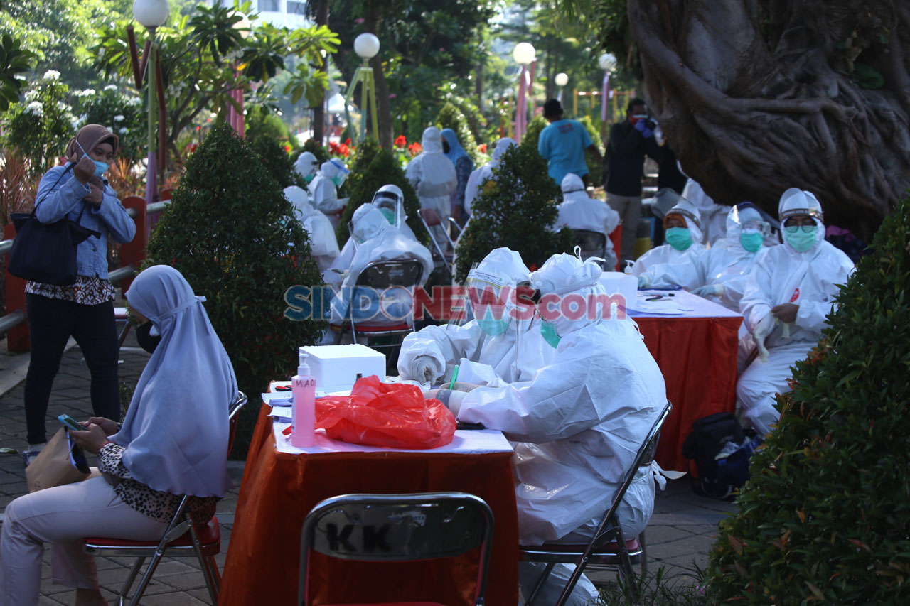 Tes Swab di Pasar Keputran...
