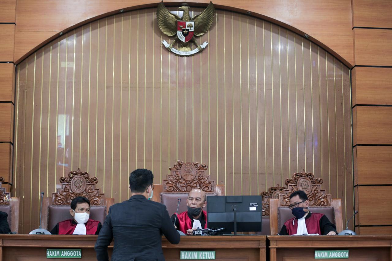 Berada di Malaysia,...
